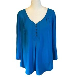 Daniel Rainn beautiful blue blouse. Size L. 3/4 sleeve, v-neck.